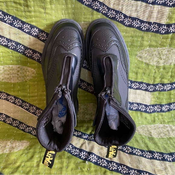 NWOB Rare Dr. Martens Black Jemison Wingtip Zip Up Wedge Combat Boots Size 6 - Picture 9 of 16